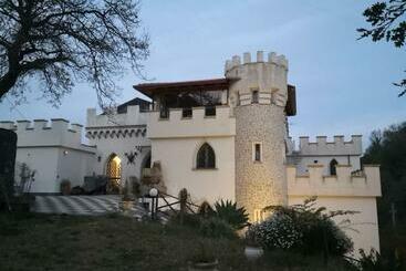 شقق خاصة سياحية Il Castelluccio Relais