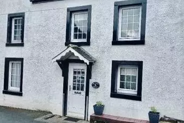 ツーリストアパートメント Mews Cottage