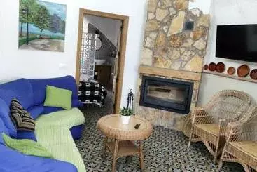 Vakantie-appartementen 2 Bedrooms House With City View And Enclosed Garden At Purullena
