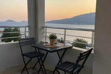 آپارتمان‌های توریست‌ها Shared Pool Flat Located 3 Min To Beach In Kalkan