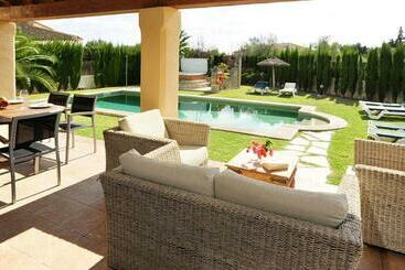 Vakantie-appartementen C An Alejandro, Lovely Villa In Peaceful Surroundings   Short Drive To Pollenca