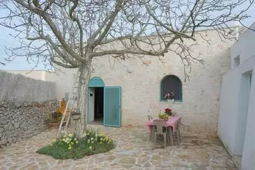 Apartaments turístics I Trulli Di Mina   Lamia Fresia