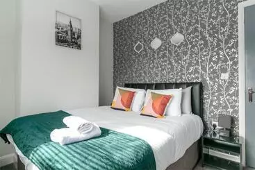 Apartamentos turísticos Modern & Contractors & Families & Spacious & Private Parking