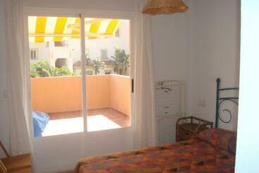 ツーリストアパートメント Naturista 2 Habitaciones Piscina