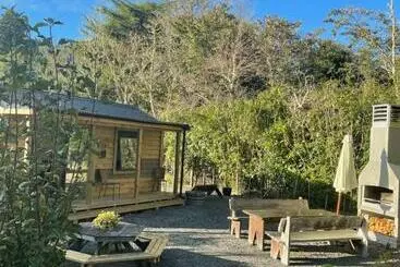 ツーリストアパートメント The Kauri Tree Pod   Off Grid Experience