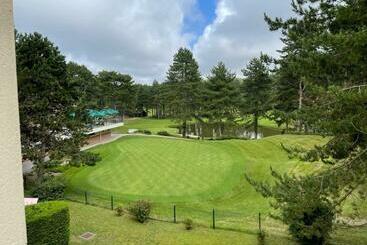 ツーリストアパートメント Le Green Face Au Golf, Vie Panoramique