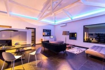 בית מלון כפרי Hôtel Version Maquis Santa Manza