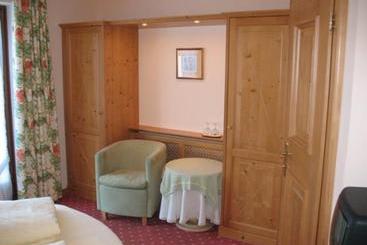 Majatalo Limbacher Guesthouse