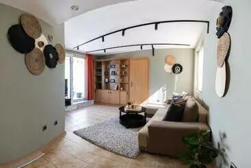 آپارتمان‌های توریست‌ها Promenade Rooftop Flat