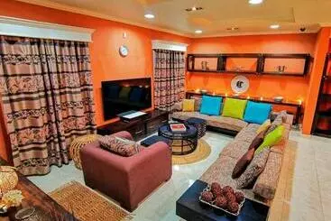 آپارتمانهای توریستها The Bliss 4bedroom Luxurious House
