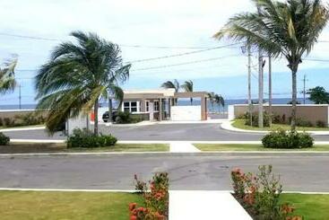 Pisos turísticos Hamilton @ Oceanpointe A Serene 2bed 2 Bath Villa