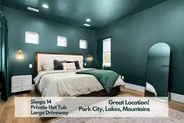 Turistihuoneistot New Mountain Retreat With Hot Tub & Putting Green