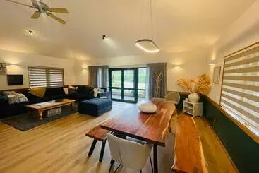 ツーリストアパートメント Tikitere Lodge, Rotorua