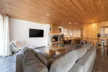 Turist apartmanları La Charbonnière, Grand Gîte Haut De Gamme Avec Jacuzzi Et Sauna