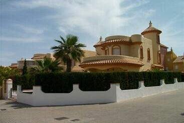 شقق خاصة سياحية Luxury Villa