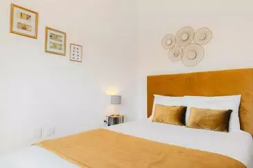 ツーリストアパートメント Santa Helena Apartments