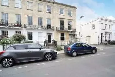 Appartements touristiques Chic Apt In Central Cheltenham