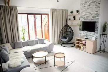 آپارتمان‌های توریست‌ها Cozy Modern Apartment In The Old Town   Hlavna Street