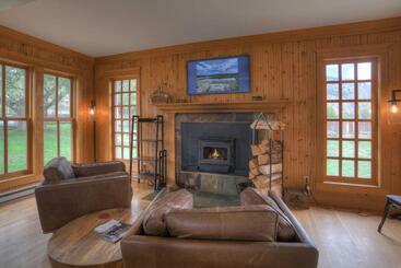 Жильё для туристов 421 Capital Ave