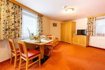 Tourist flats Garni Tyola