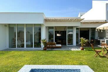 آپارتمان‌های توریست‌ها Ocean Breeze 5br In Paracas Beach