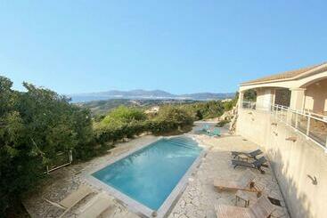 Turistihuoneistot Villa Porticcio 5 Pièces, 8 Couchages, Vue Mer, Piscine, Proche Plage   Fr 1 61 574