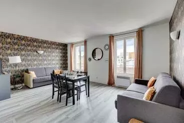 ツーリストアパートメント 809 Suite Fantastic   Superb Apartment