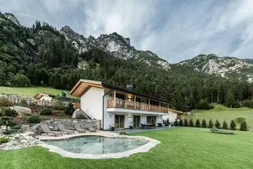 ツーリストアパートメント Lamonte Luxury Chalet