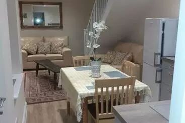 Turistihuoneistot Station Retreat 6b Comberton Terrace