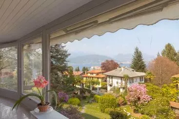 ツーリストアパートメント Un Sogno Sul Lago Luxury Villa