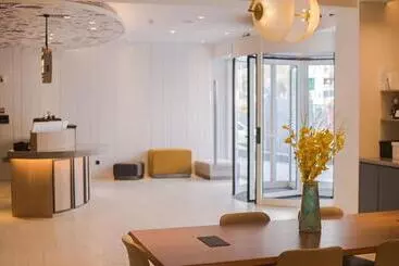 Hotel Hanting Premium Chengdu Yushuang Road Metro Station