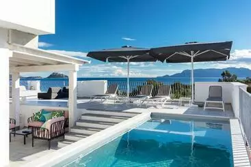 آپارتمانهای توریستها Apartment With Private Heated Pool Domus Enzo