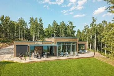 דירות לתיירים Lovely Home In Bolmsö With Sauna