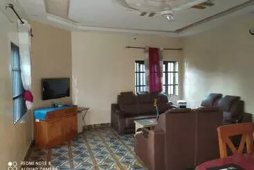 ツーリストアパートメント Bethel House 2 Villas