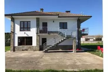 Turistihuoneistot El Rancho Busto   Luarca