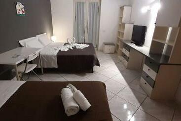 Turistihuoneistot Napoli House Apartment