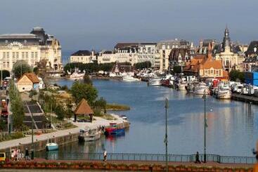 آپارتمانهای توریستها Villa Côte Fleurie