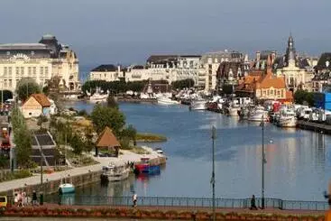 ツーリストアパートメント Villa Côte Fleurie