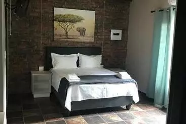 Ferienwohnungen Kruger Wild Dog Inn