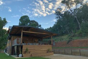 דירות לתיירים The Shed House