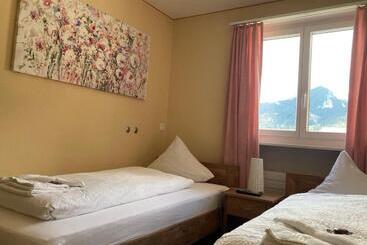 هتل Falknerei Galina