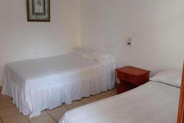 Hotel Mybeststay Piedra Del Mar