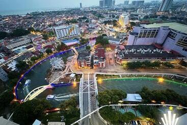 The Shore Hotel & Residences By La Vista