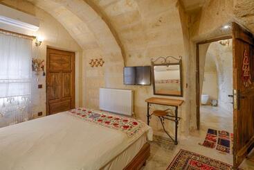 هتل Tulip Cave Suites