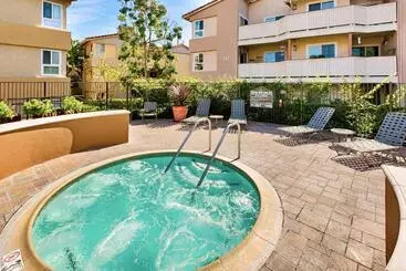 ホテル Ritz Point Condo