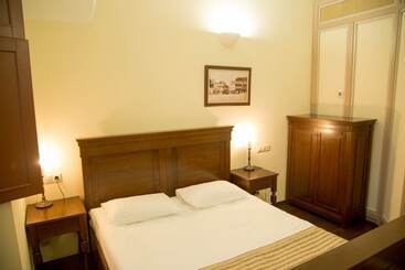 هتل Monastyrski Minsk City Centre