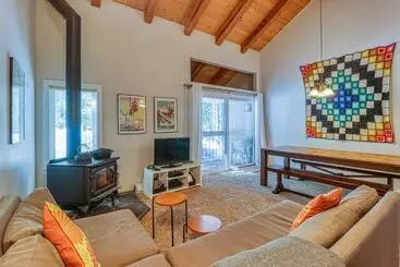 Hotelli 2 Bed 2 Bath Apartment In Carnelian Bay