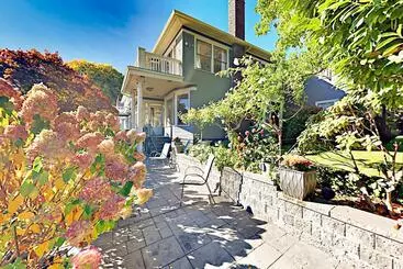 Hotelli The Carriage House