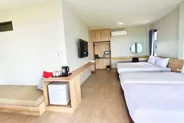هتل Rayong Chalet Resort