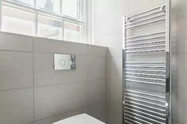 ペンション Pinner Rooms And Suites